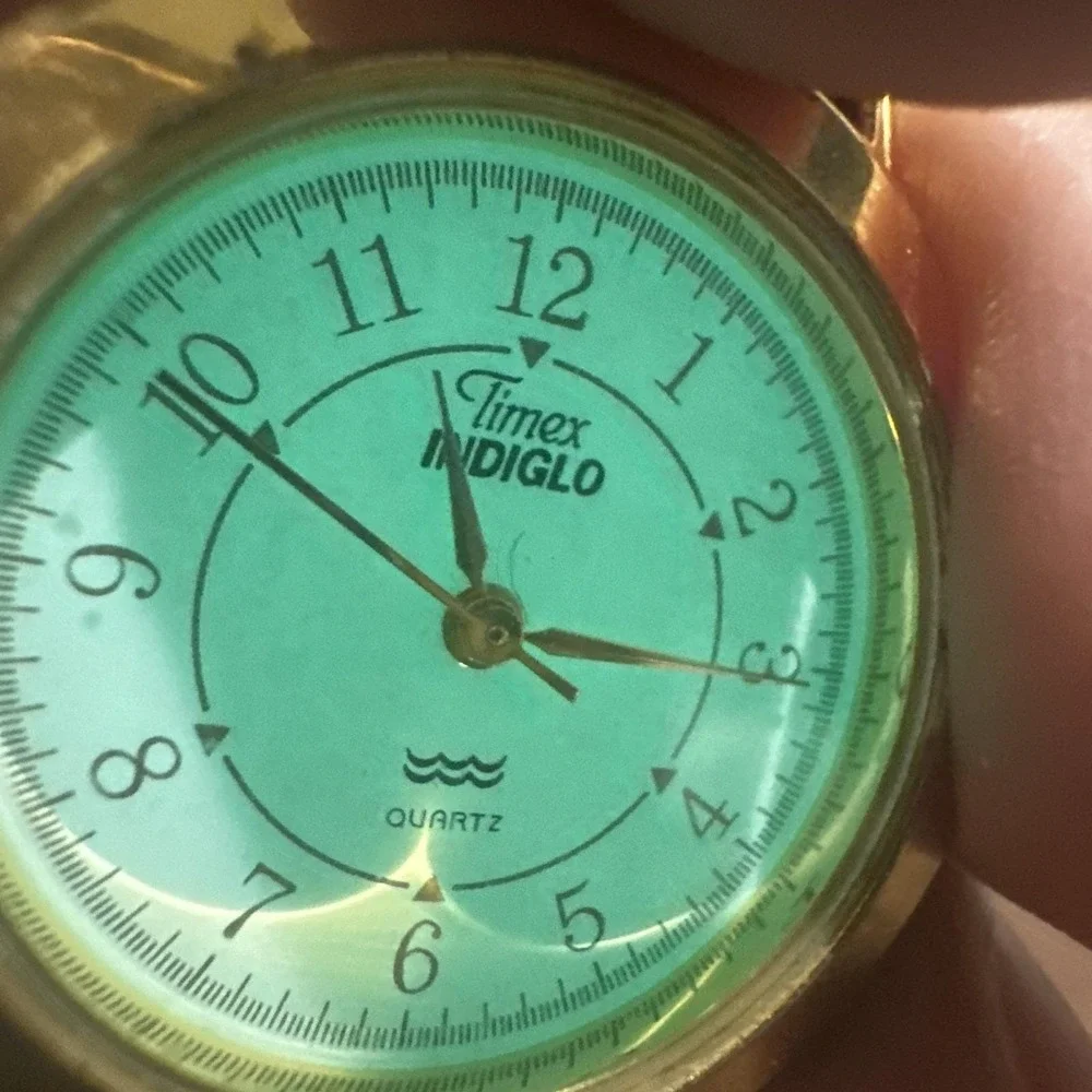 Working Timex Indiglo Watch Unisex 32mm Gold Tone Black Leather 1995 Vintage‎